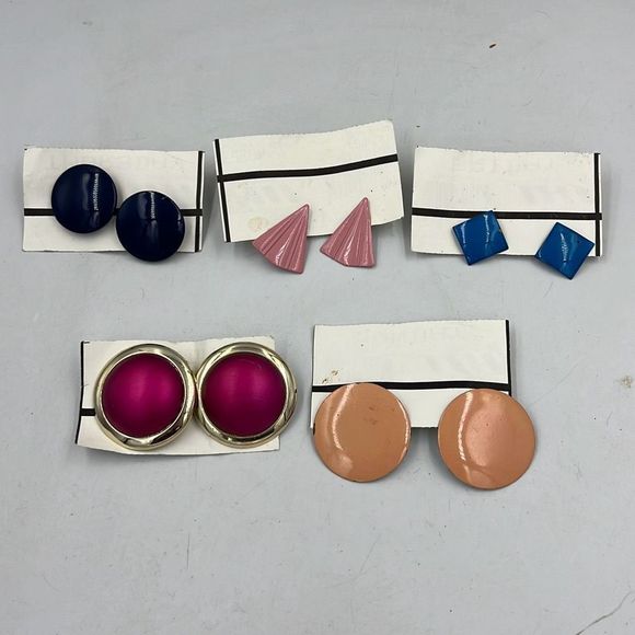 Various Geometric Shapes Round Pierced Earrings Lot Jewelry Wear - Picture 1 of 6